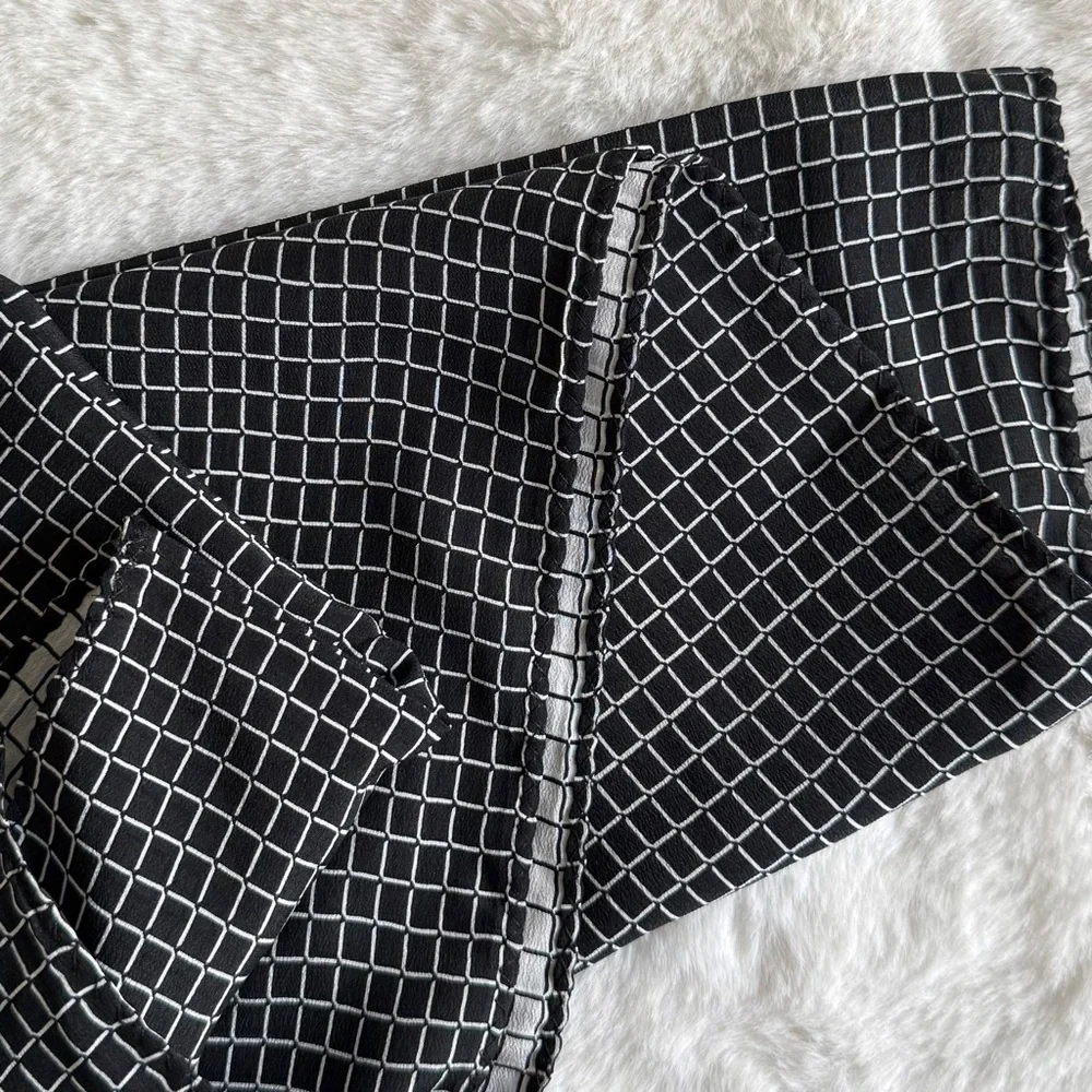 J JILL NEW Wearever Silk Windowpane Print Infinity Scarf • Woven Reversible